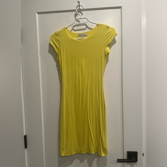 Velvet Torch XS yellow dress - Picture 1 of 6
